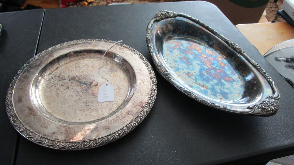LOT OF 2 SILVERPLATED SERVING TRAYS