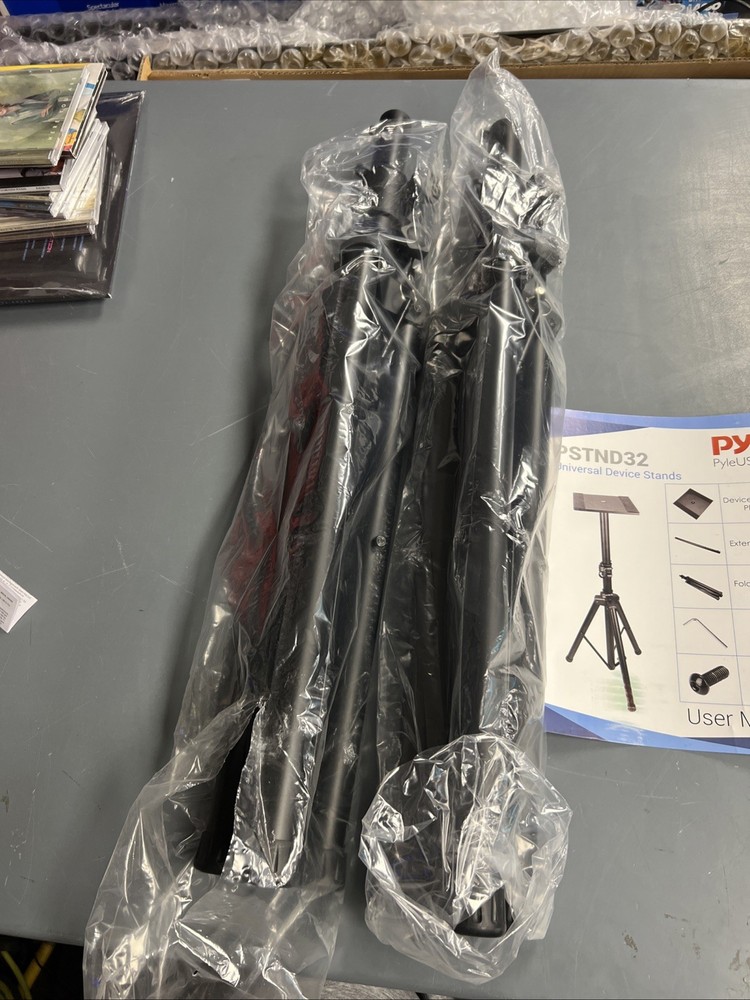 2 Pyle Universal Tripod Speaker Stand Mount Holder, Adjustable Height.(READ****)