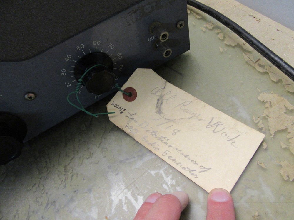 vintage HP model 200H audio oscillator [4*Q-23]