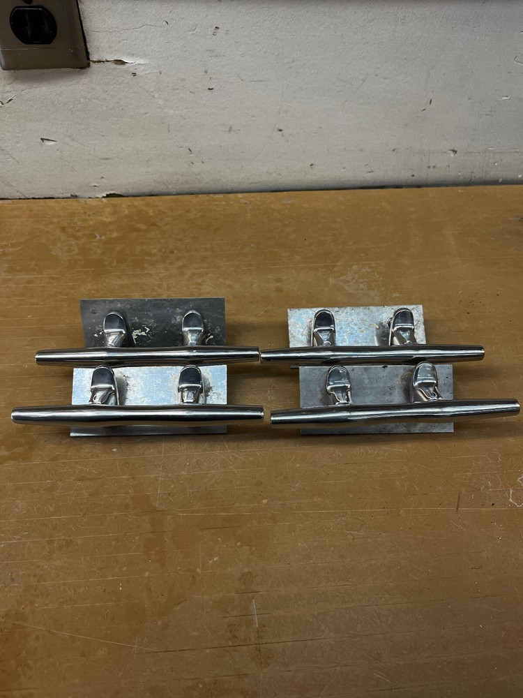 2002 Glastron SX175 Cleats