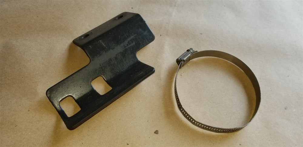 Bobcat T550 fuel filter bracket 7237876