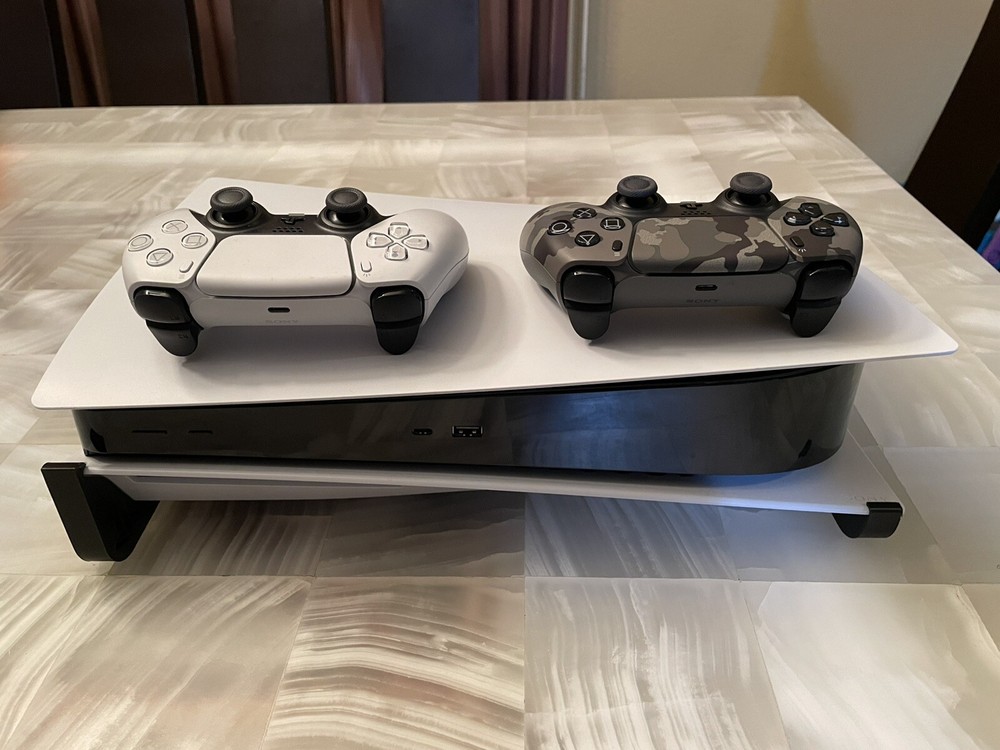 Playstation 5 (ps5) horizontal stand with Logo Stand only CONSOLE NOT INCLUDED