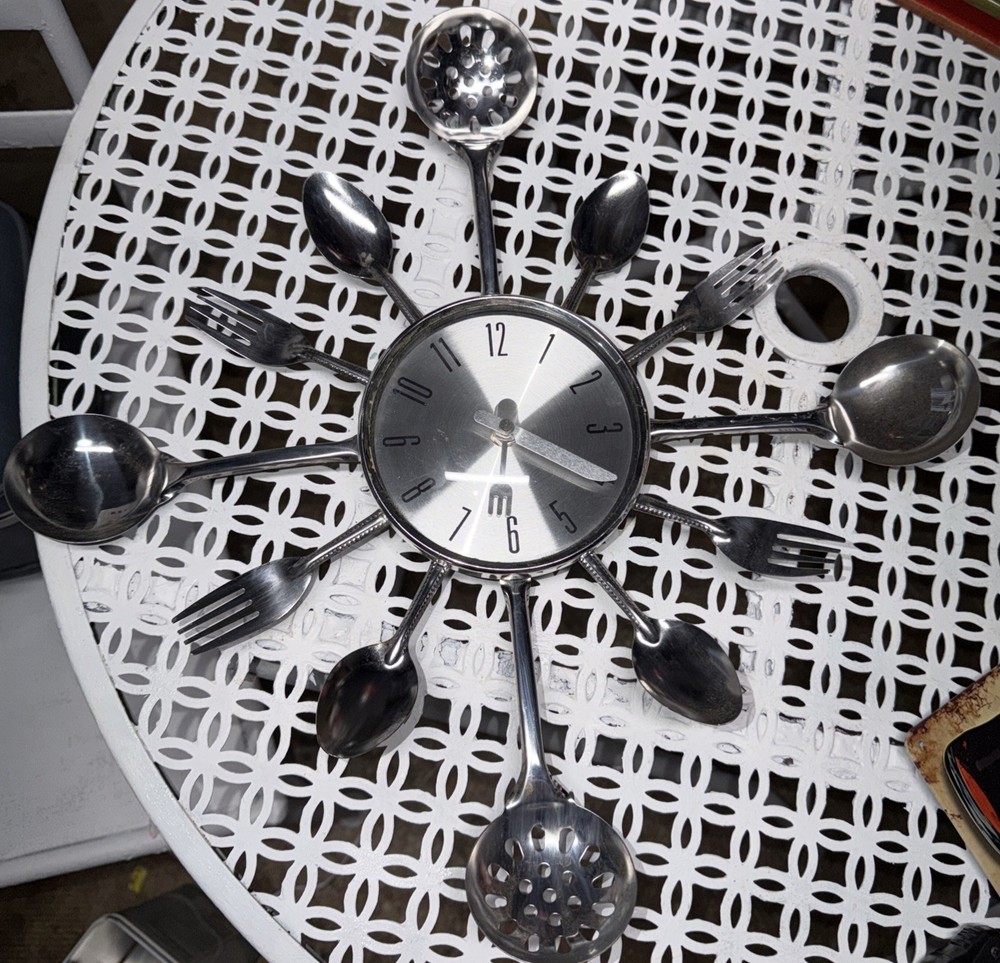 Modern Art Deco Utensil Metal Wall Clock