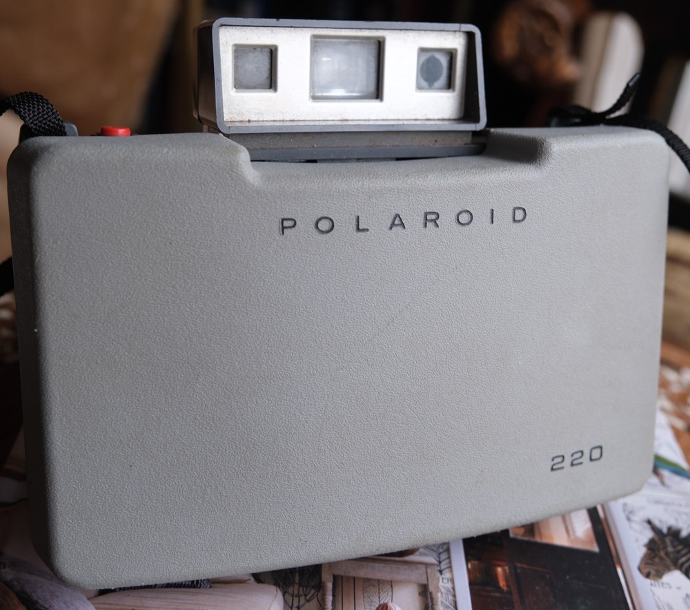 Polaroid Automatic 220 Land Camera