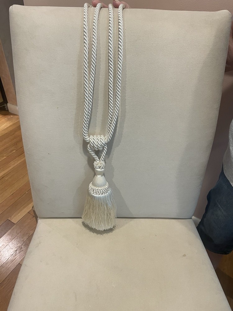 Medium Single Drapery Tassel Tieback Ivory