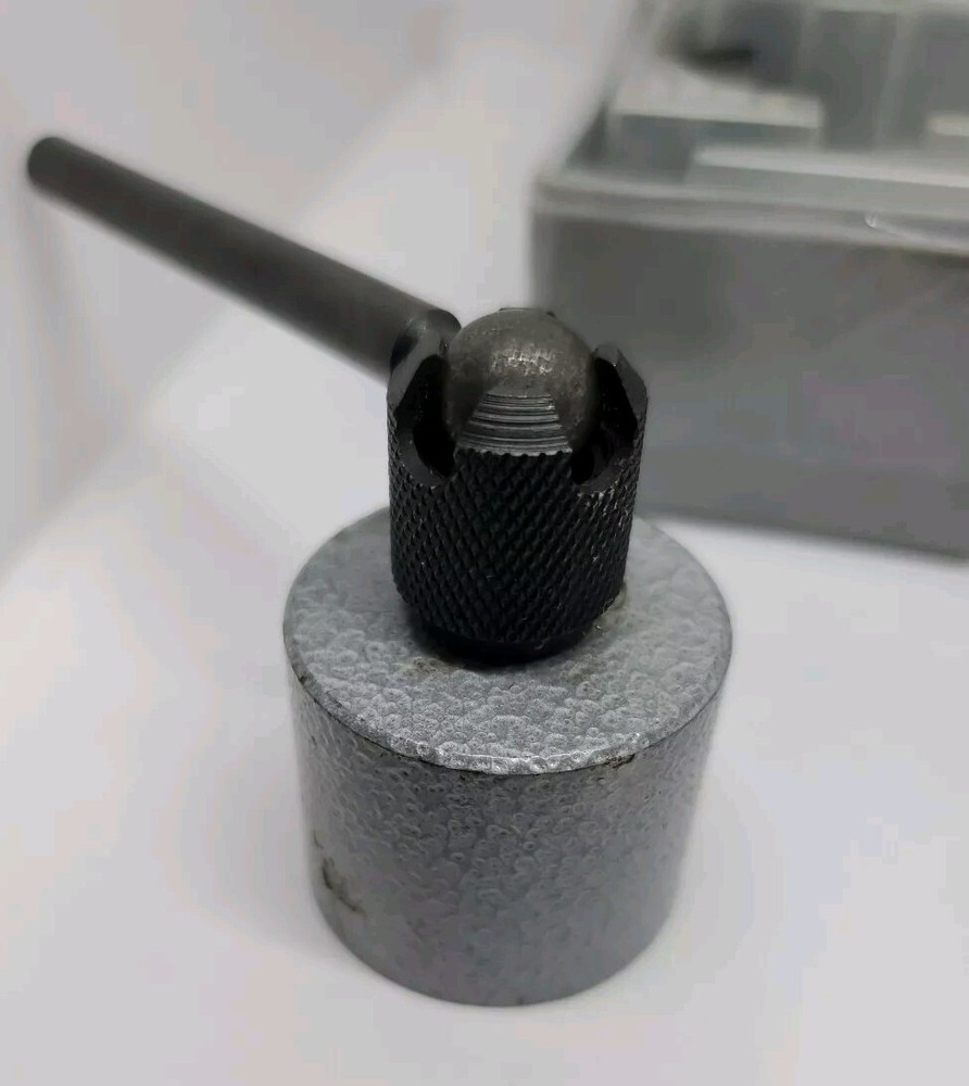 MITUTOYO 513-907 Dial Test Indicator With Magnetic Stand