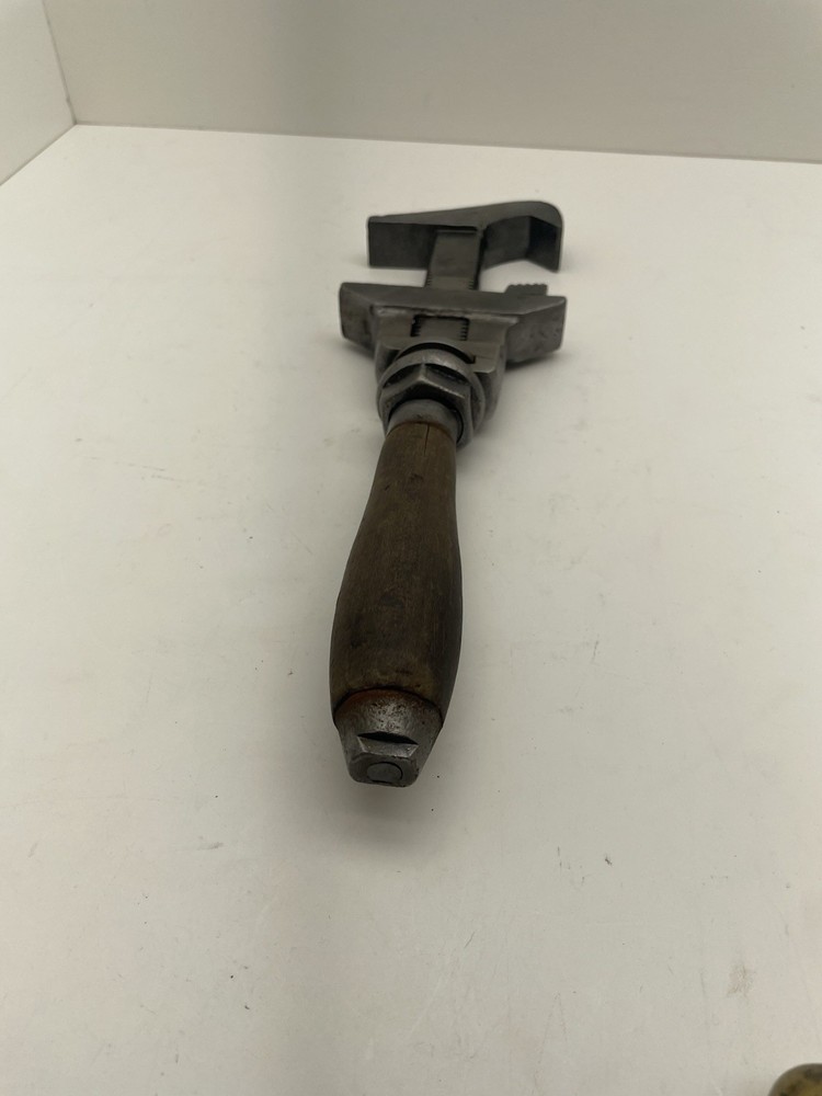 Vintage Bemis & Call Co. Adjustable Pipe Wrench 16