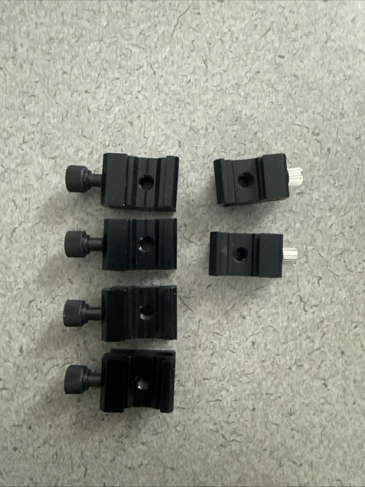 Universal Cold Shoes Mount Adapter for LED Flash Light, Microphone, and Camera