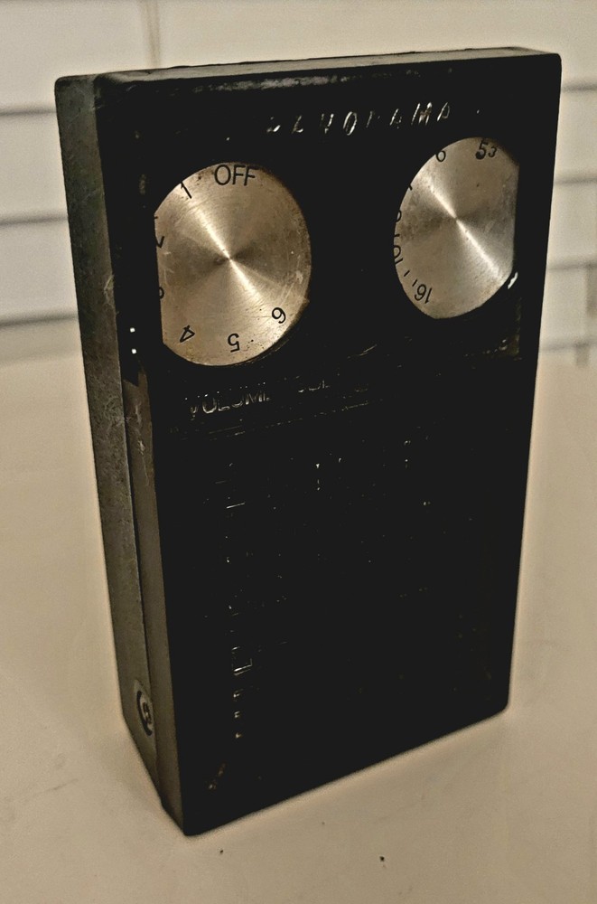 Vintage Pocket Solid State Panorama Transistor AM Radio Still Works