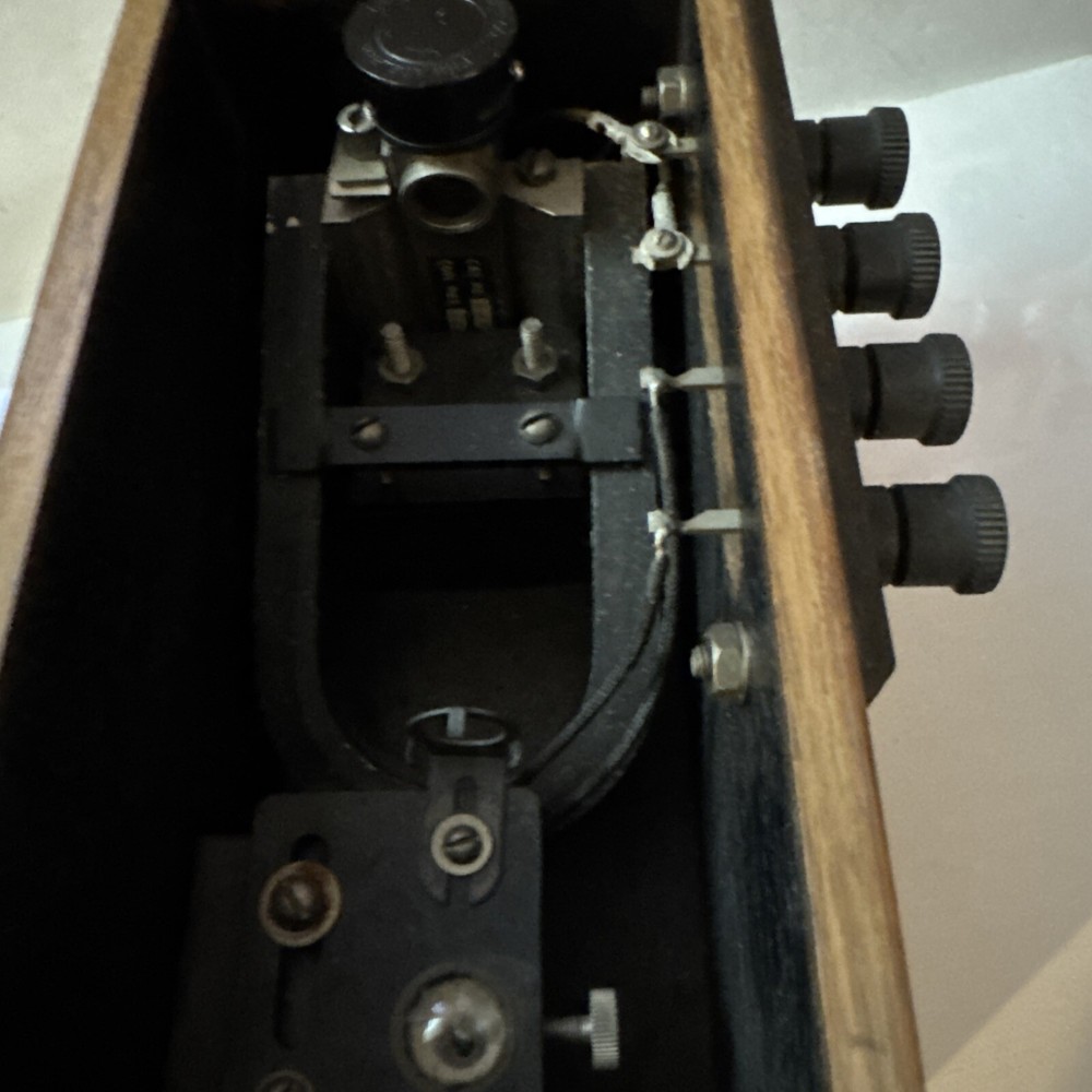 vintage LEEDS & NORTHRUP CO. 2420D light beam galvanometer