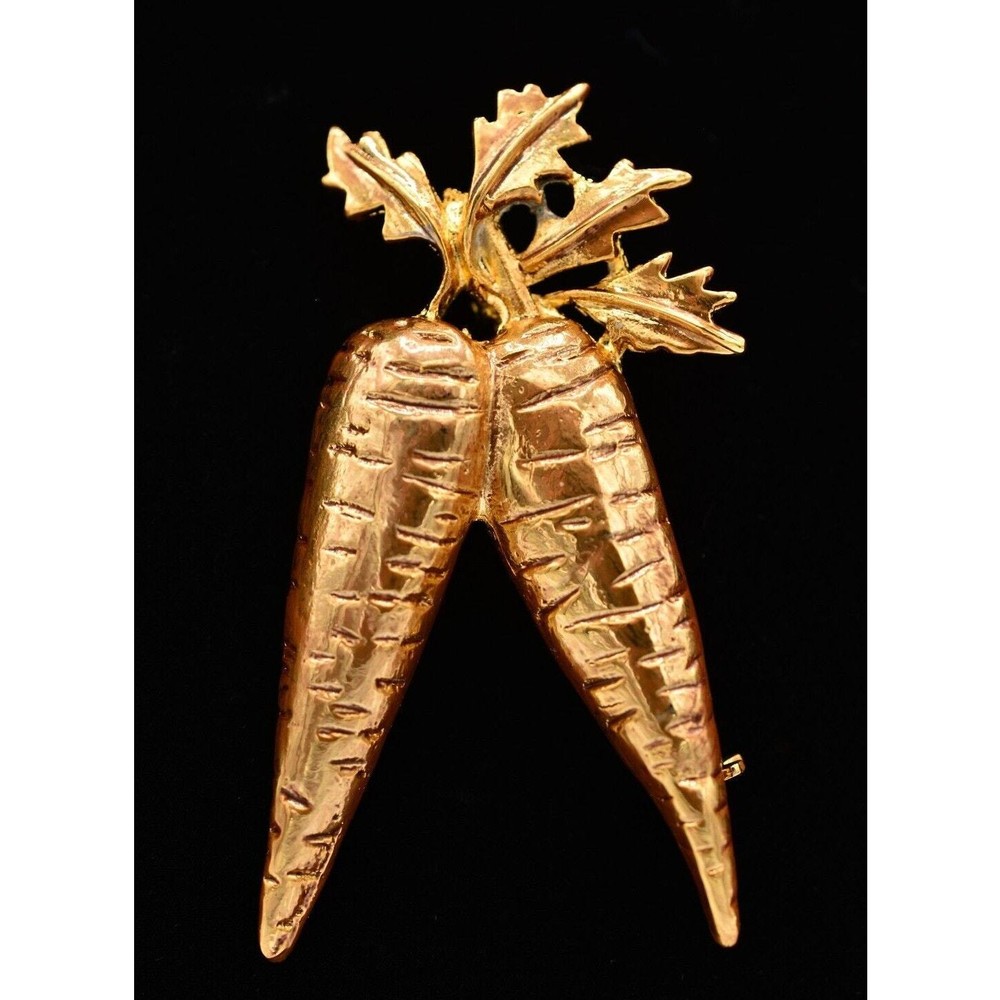 Vintage Carrot Pin Brooch Brushed Gold Easter Garden Vegetable NOS 1980s BinA9