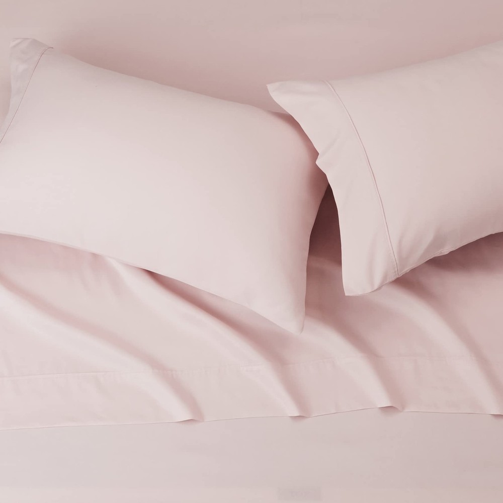 Amazon Basics Lightweight, Breathable, Wrinkle Resistant Full, Blush Pink