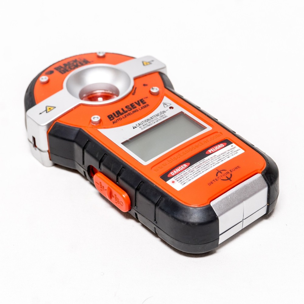 BLACK+DECKER Line Laser, Auto-leveling with Stud Finder (BDL190S)