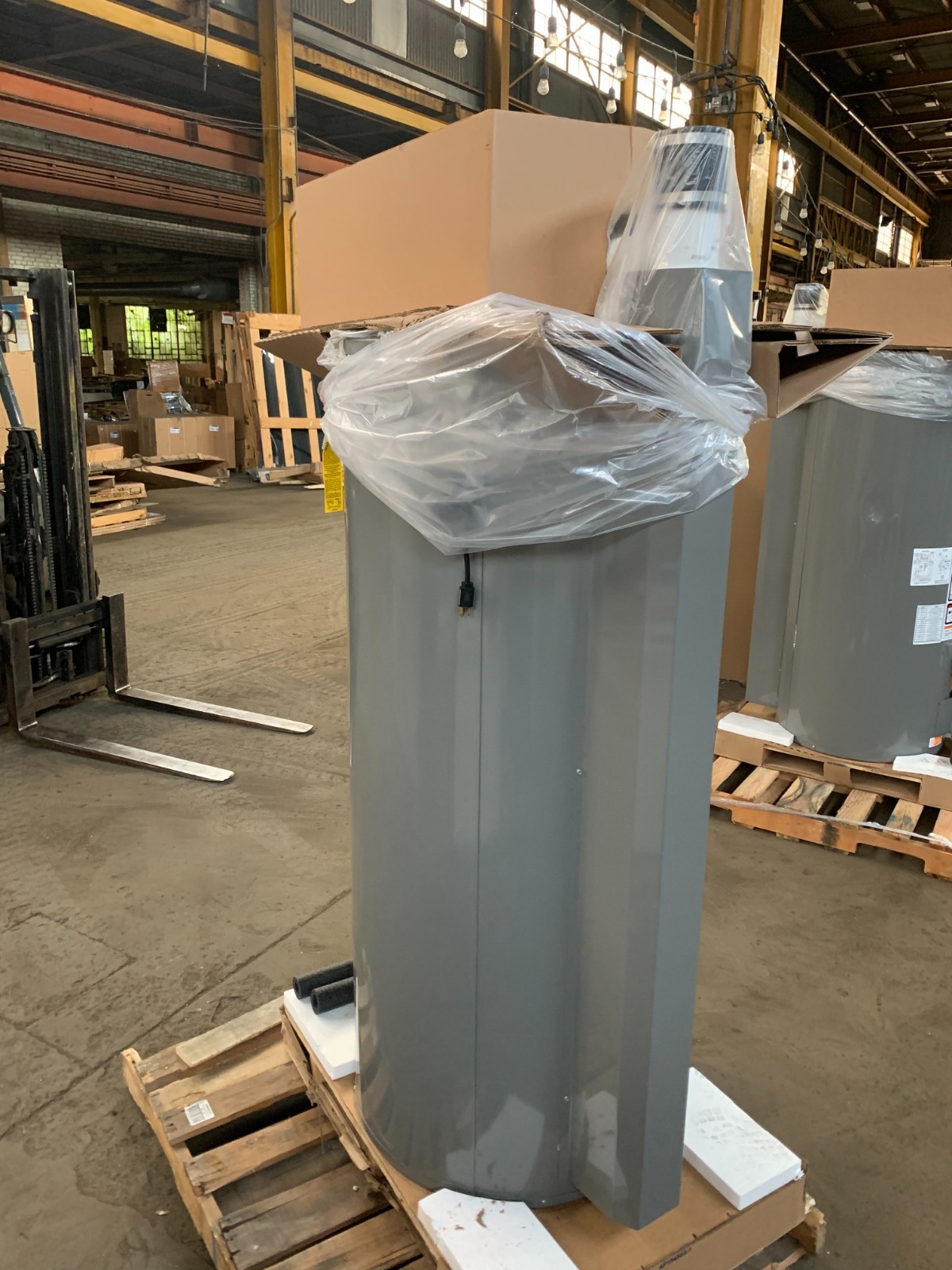 Rheem PRO+ G75-75N RH PDV Powervent Natural Gas 75 GAL Water Heater. Brand New!!