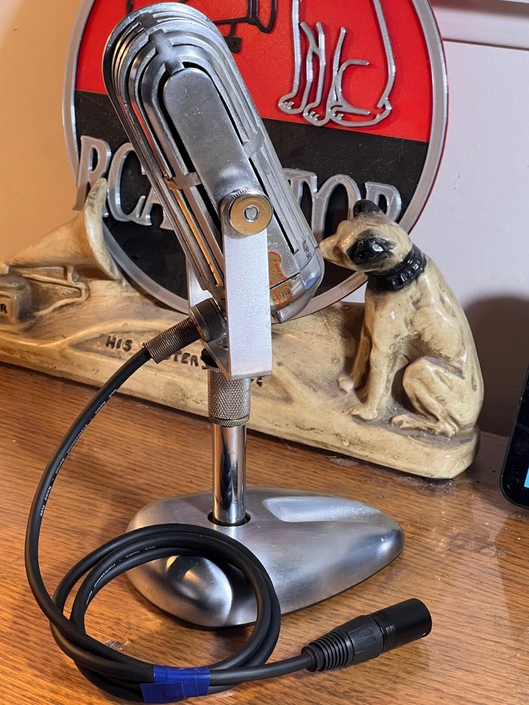 1940's era AMERICAN D9T Dynamic dual-element Microphone w/stand & cable