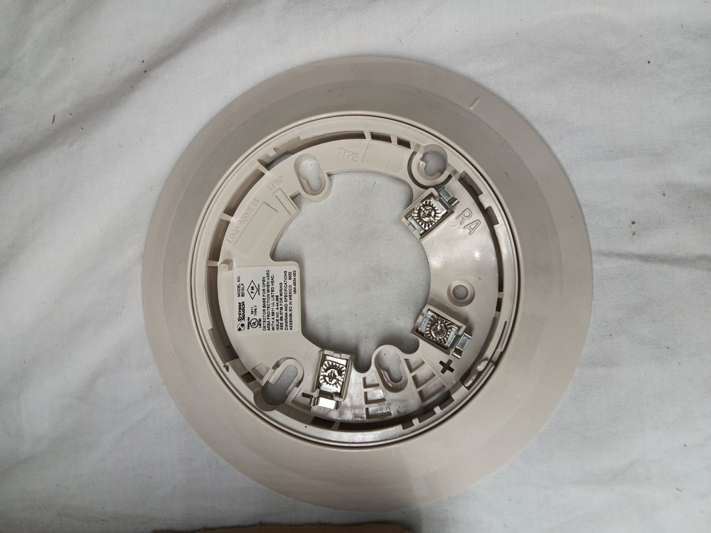 NOTIFIER NP-200-IV WHITE SMOKE DETECTOR