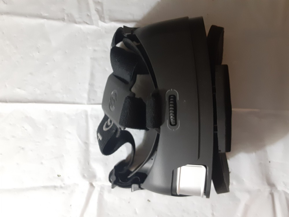 HOMiDO Virtual Reality VR Headset Adjustable Smartphone Compatible, untested