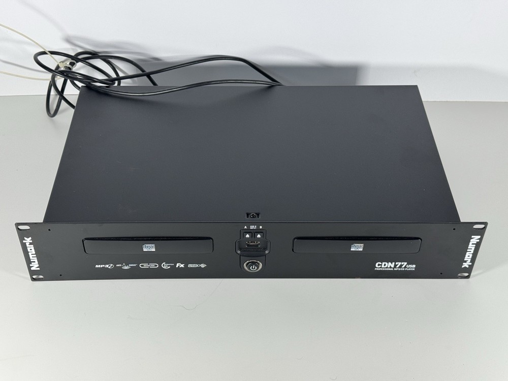 NUMARK CDN77USB DUAL CD/MP3/USB PLAYER. IDEAL FOR DJS, STUDIOS. 19" RACKMOUNT
