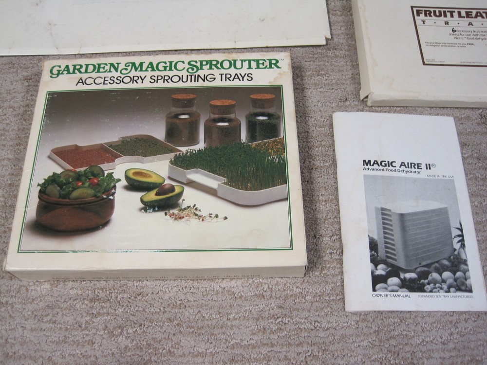 Magic Mill Aire II Solid State Dehydrator 10 Trays 10 Liners Fruit Leather Nice