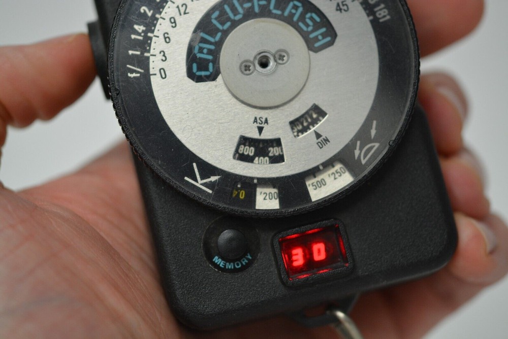 Quantum Calcuflash Digital Flash Meter w/ strap, tested, great