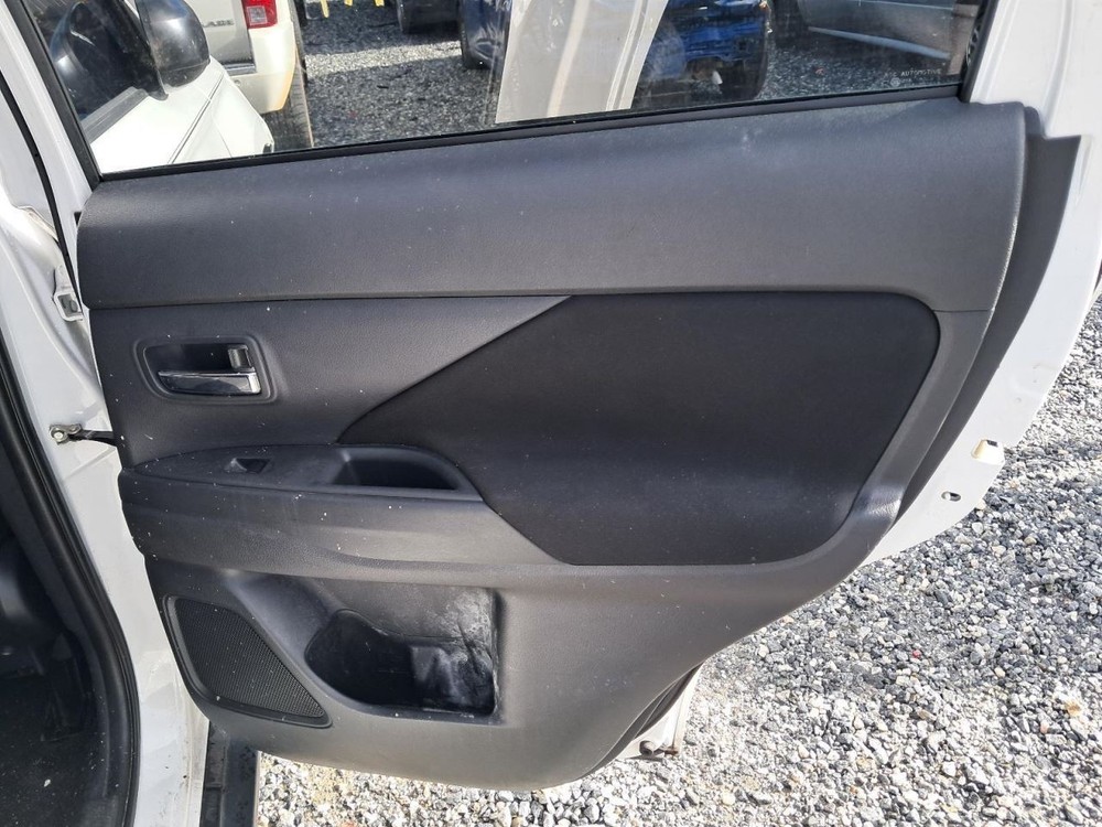 Engine ECM Electronic Control Module 2.4L Fits 14-15 OUTLANDER 4847668