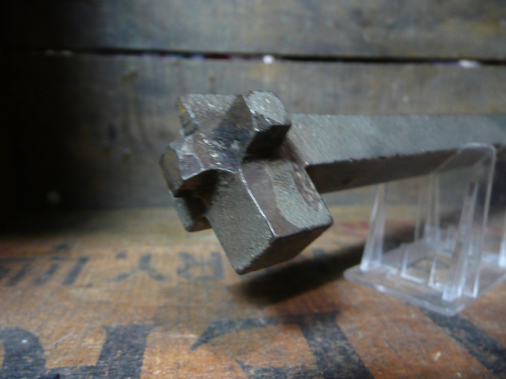 GRAY 842 Drain plug tool.