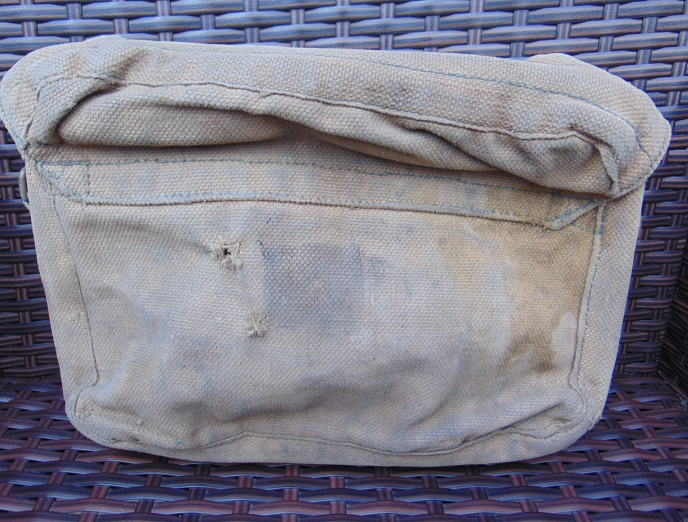 WWII SIGNALS SATCHEL 37 PATTERN - B.S LTD 1945