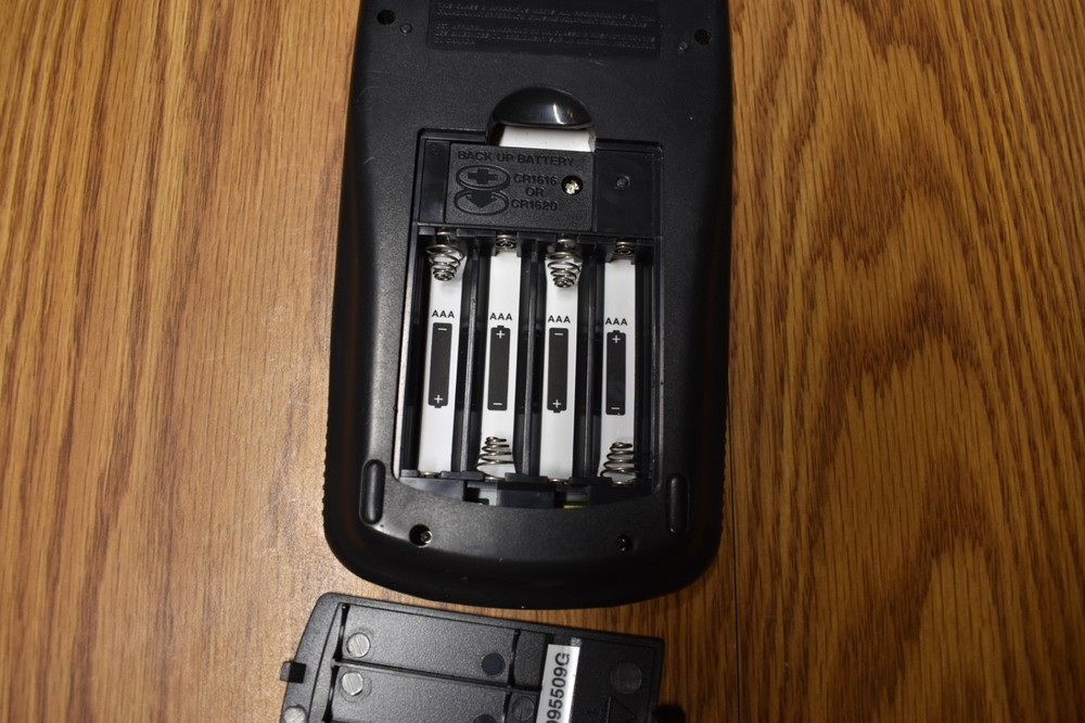 Texas Instruments TI-83 Plus Graphing Calculator Works Has screen damage