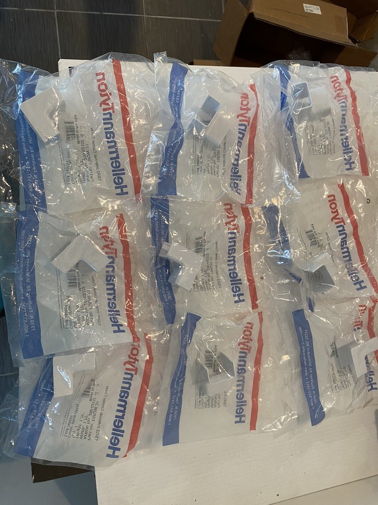 HellermannTyton TSR2W-33 Internal Corner Cover, 1-1/4", 1" Bend Radius, PVC, Wht