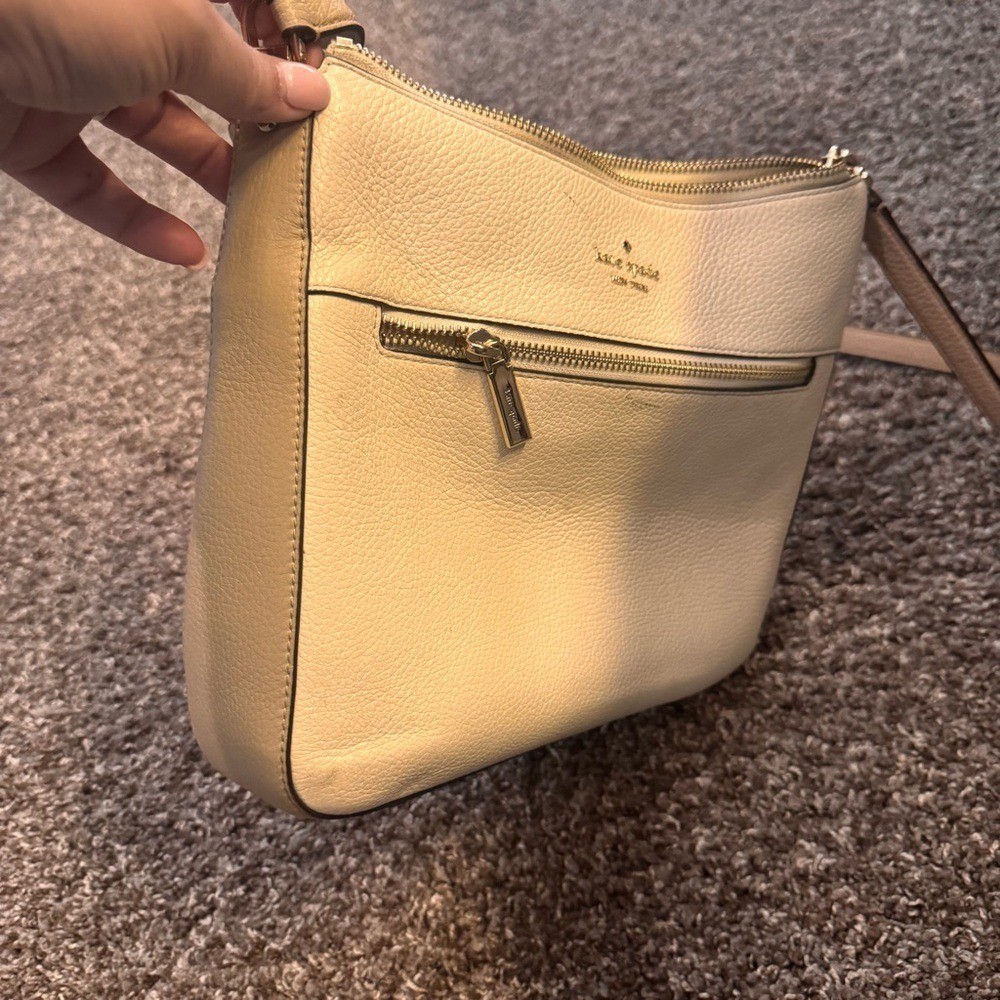 Kate Spade New York Lena Large Swingpack Crossbody in pebbled leather