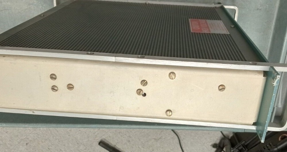 Canberra High Voltage Regulate DC Power Supply Model 3000, C1, 1-2000V 10 MA