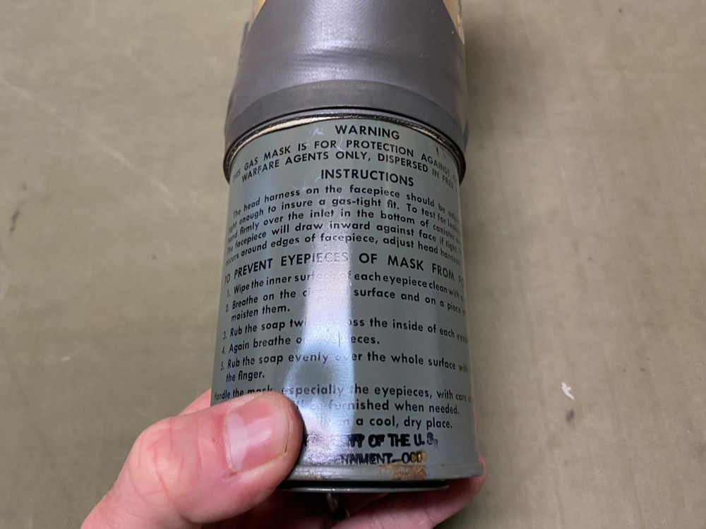 ORIGINAL WWII US ARMY M1A2 NON COMBATANT GAS MASK-ADULT MEDIUM