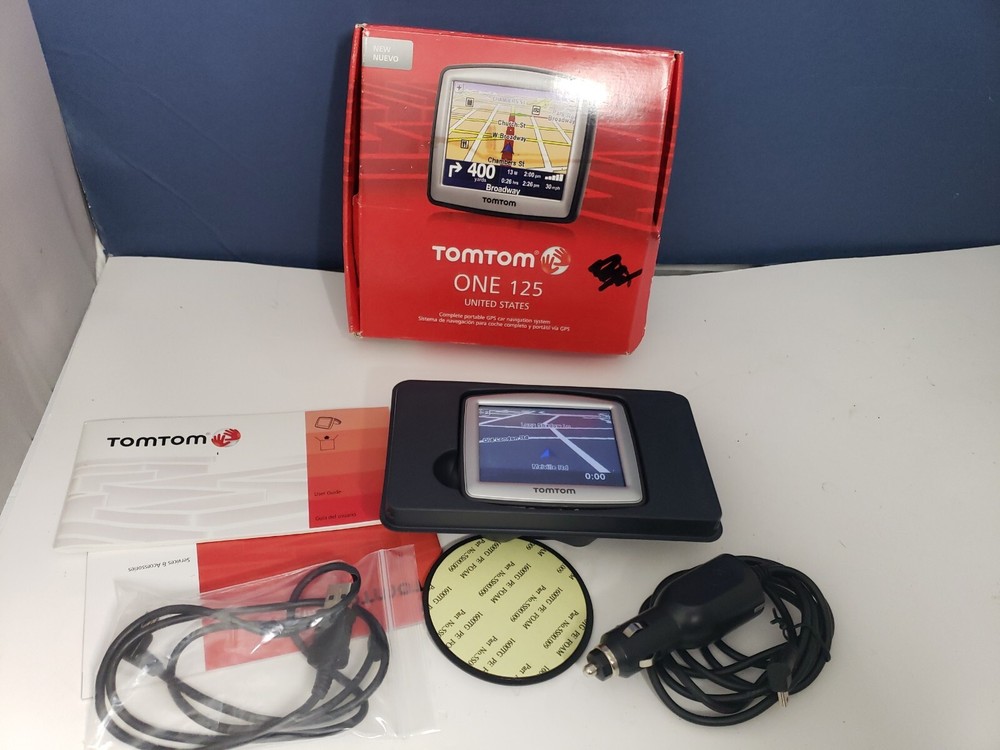 TomTom One 125 Portable GPS Car navigation system 3.5" - missing  Mount