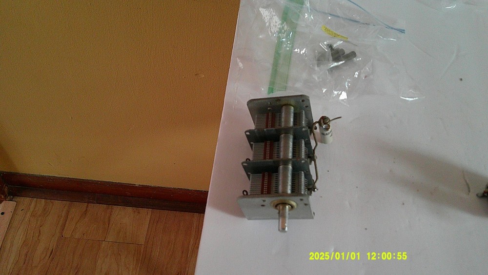 Vintage Halicrafters HT-40 Transmitter Plate Loading Cap