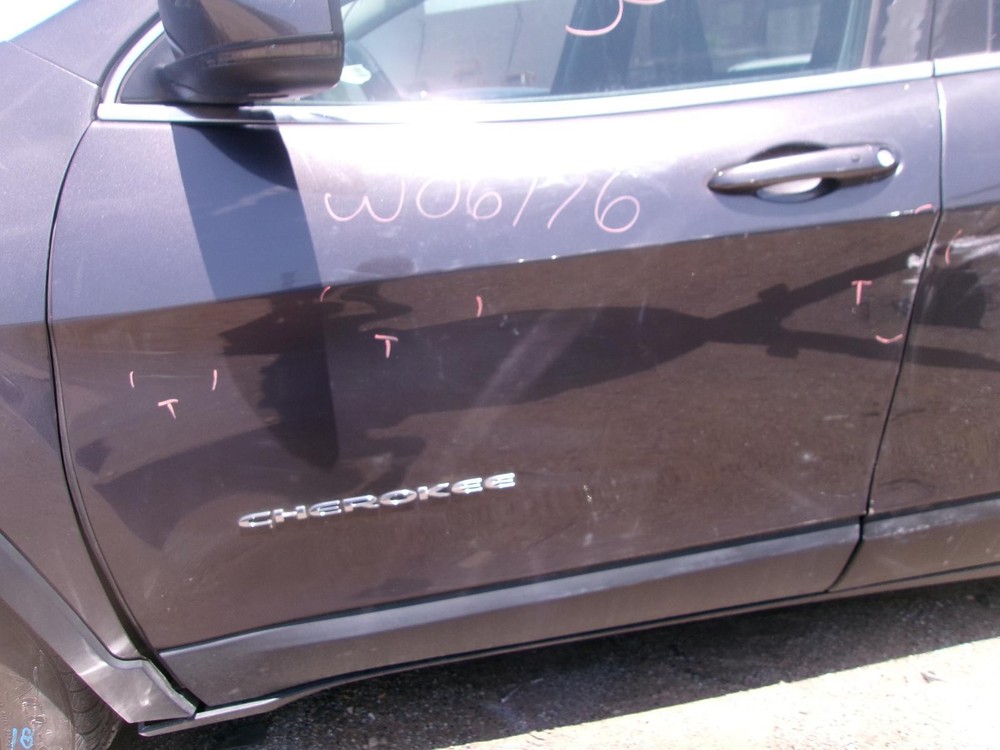 Used A/C Selector Switch fits: 2019 Jeep Cherokee temperature control w/dual zon