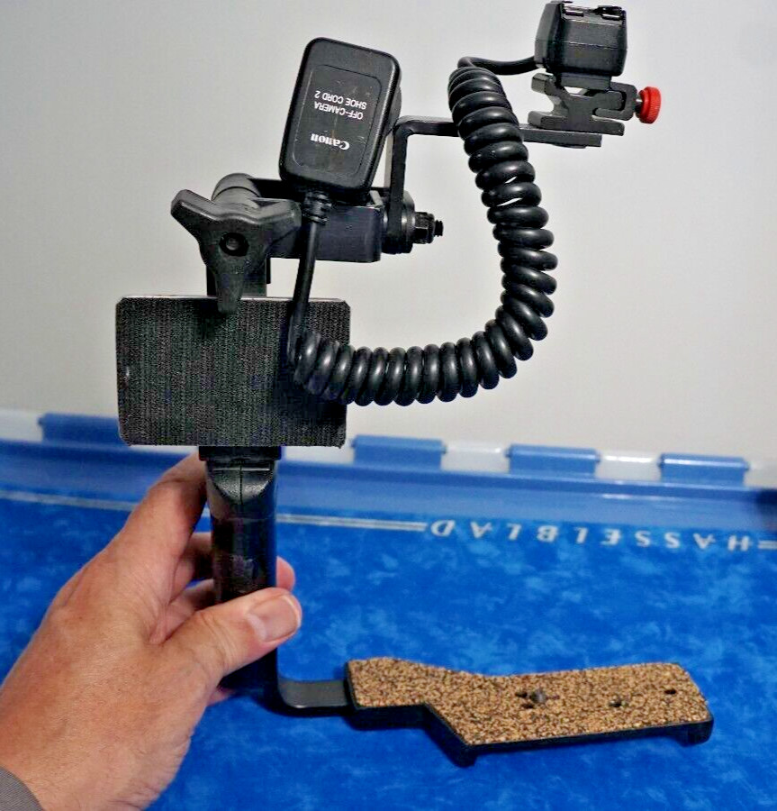 FLASH BRACKET WITH CANON OFF CAMERA CABLE