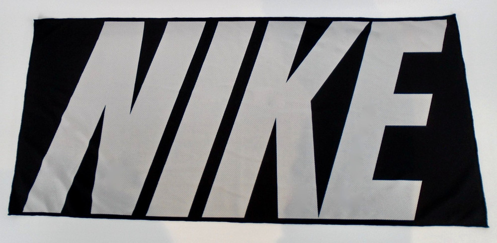 Nike Cooling Towel Muffler Medium Black/White