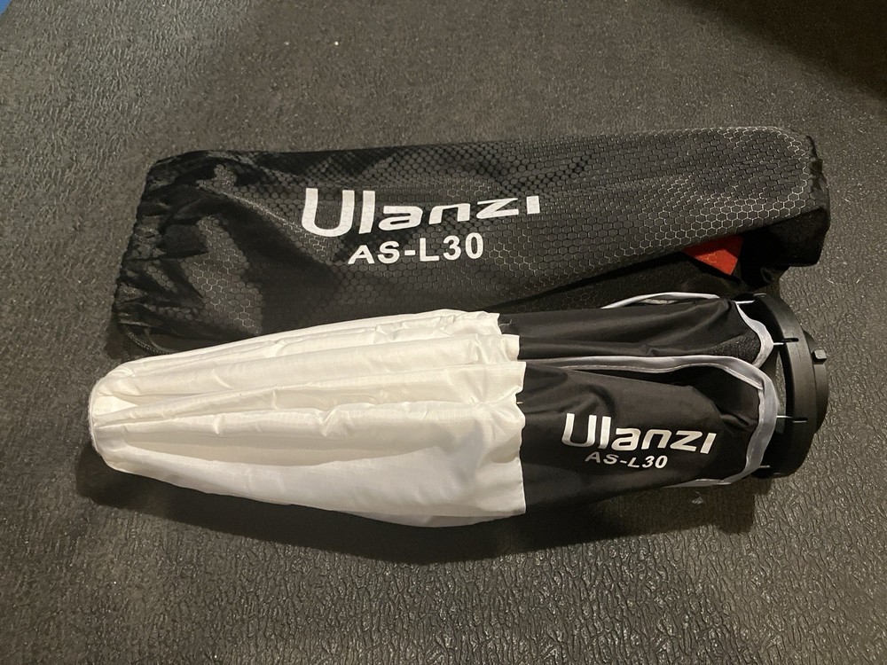Ulanzi AS-L30 30cm Lantern Softbox with Mini Bowens Mount Quick Release Diffuser