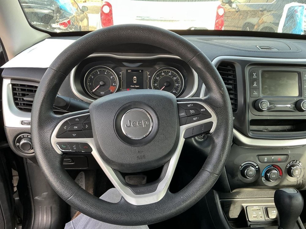 CHEROKEE 2014 Glove Box 4921045