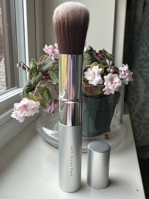 BareMinerals Bare Escentuals RETRACTABLE Soft Focus Face Brush # 43039 ~ Sealed