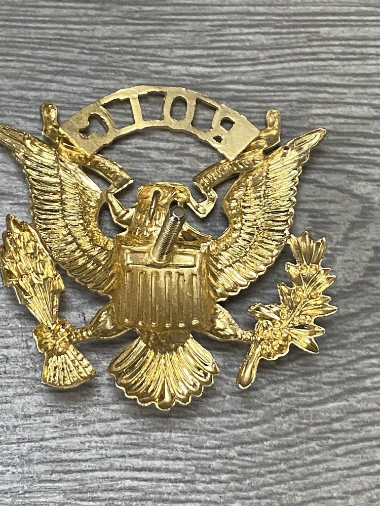 Vintage US Army ROTC Screw Back Hat Device