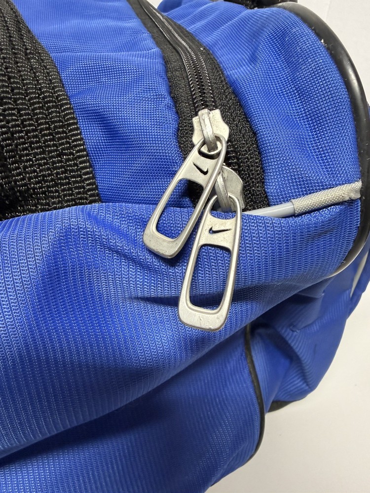 Nike Blue & black Medium Duffel/Gym Bag Handle & adjustable Shoulder Strap