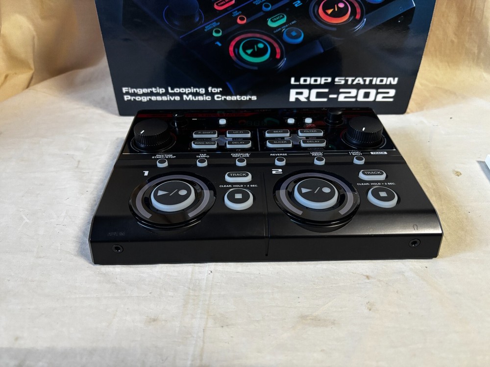 Boss RC-202 Loop Station Compact Performance Controller w/ box