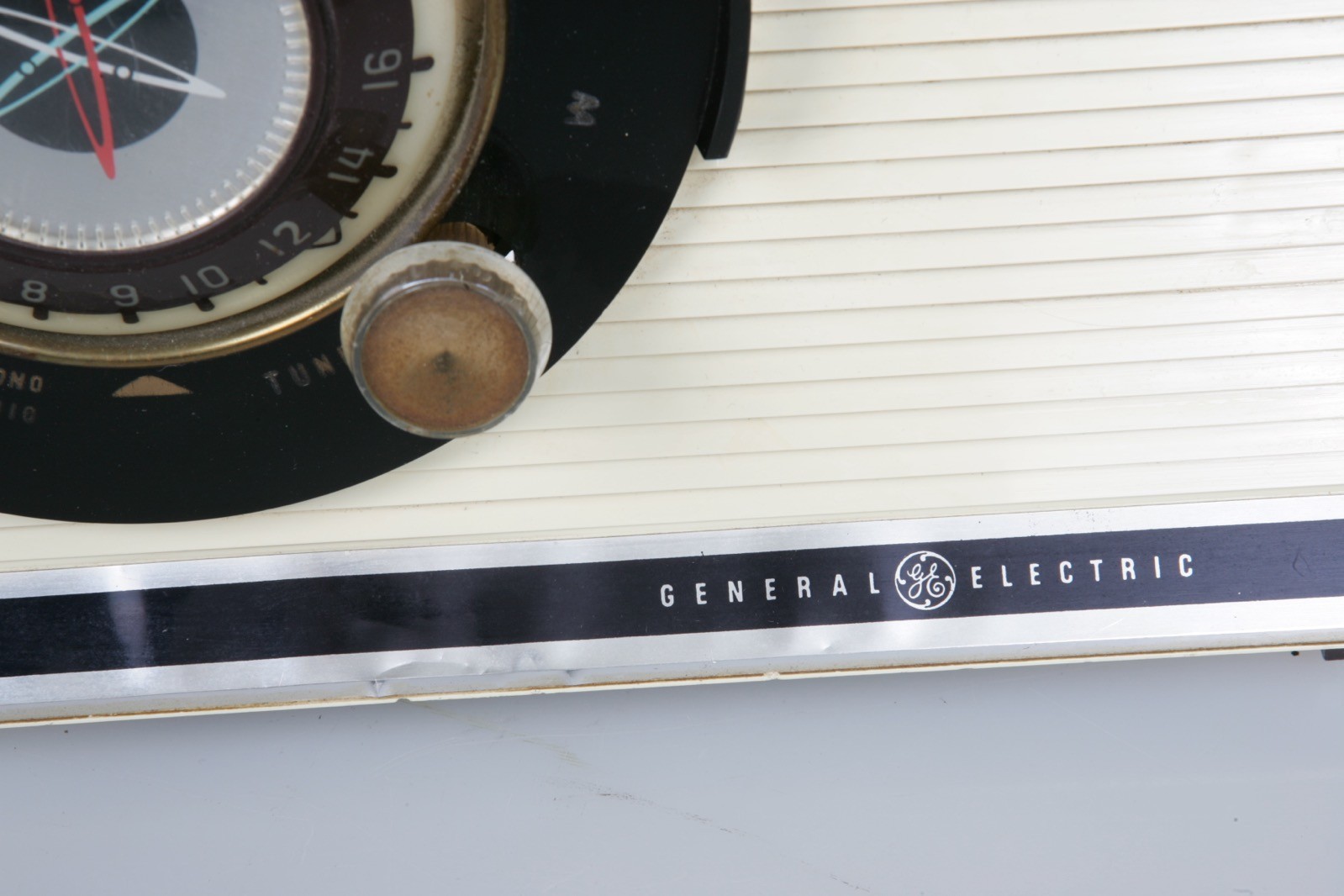 1957 GE Atomic Dial Beam Tube Radio "Leave It To Beaver" Model 860 WORKS Great!