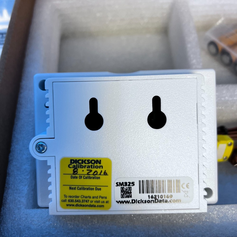 DICKSON SM325 LCD Display Temperature Data Logger -300F to 2000F, 2 type K probe