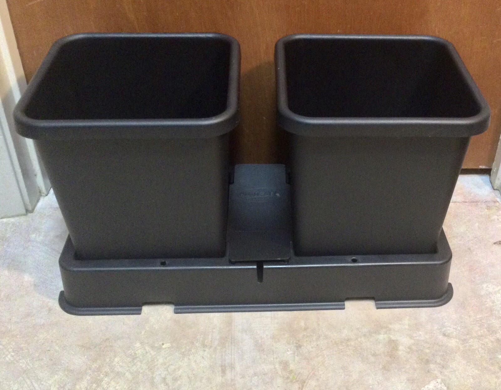 AutoPot easy2grow ~ 3.9 Gal. Pots w/1 Tray & Lid ~ Replacement/Expansion ~ New