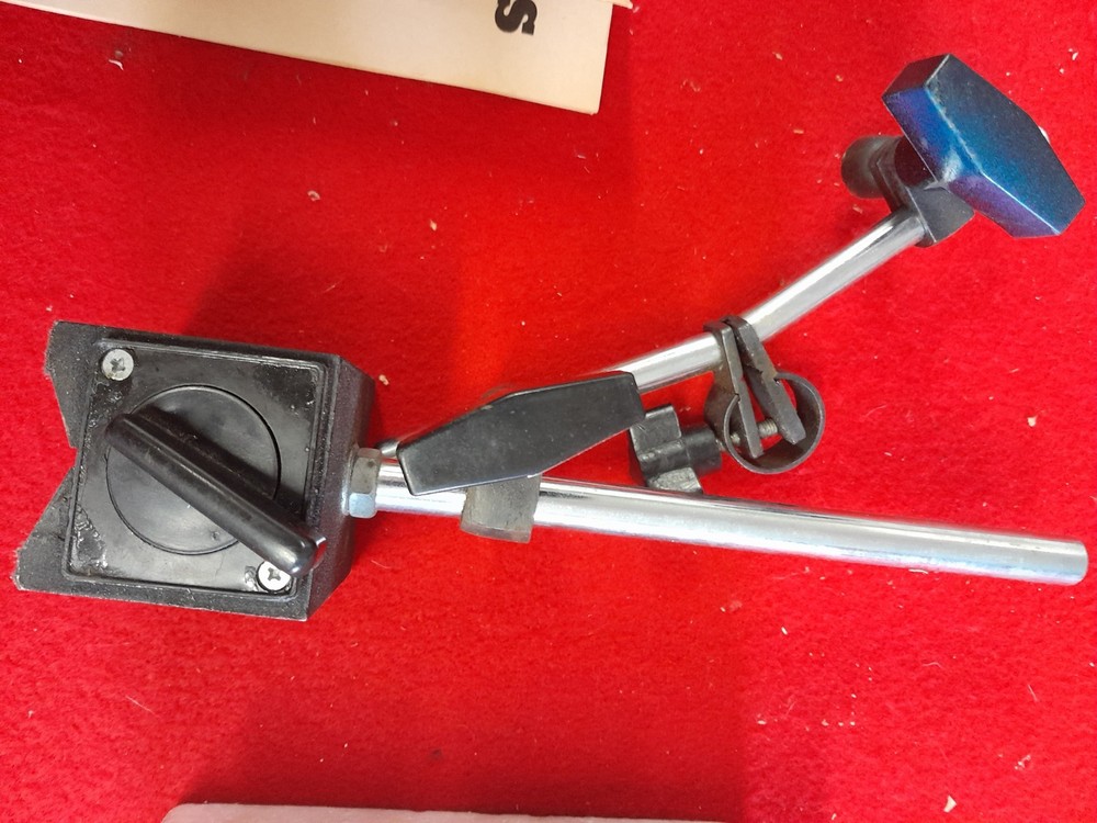 magnetic base holder