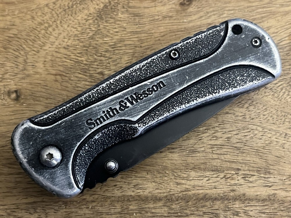 Smith & Wesson SWSA12 Assisted Folding Knife 3.25" Black Plain Blade