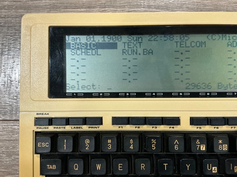 Tandy 102 Portable Computer Working **READ**