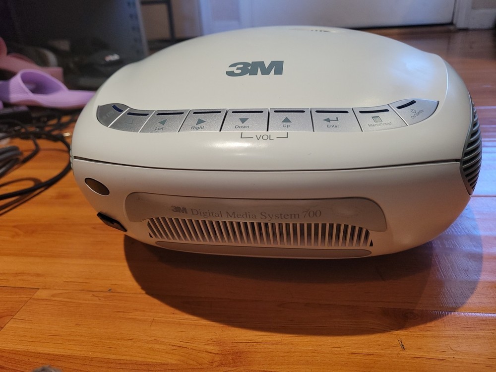 3M DMS 700 Projector